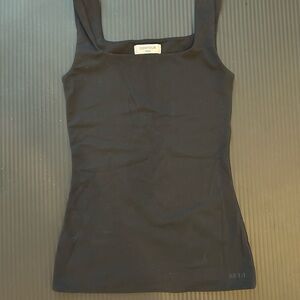 Aritzia Contour Squareneck Hip Tank